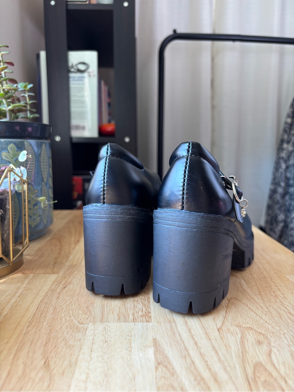 NWOT Black Mary Jane Platform Heels with Charm - Picture 7 of 7